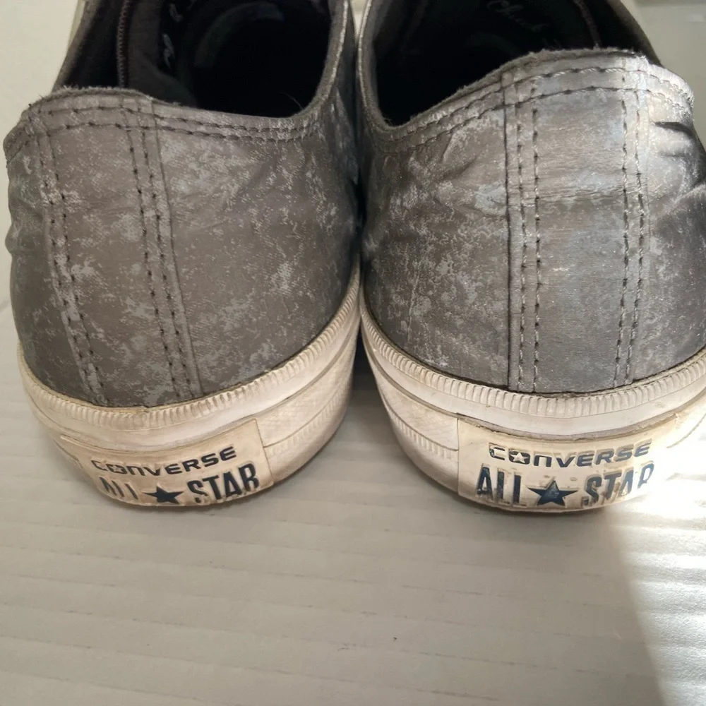 Chuck Taylor Size 11 Converse silver tennis shoes - Picture 6 of 8